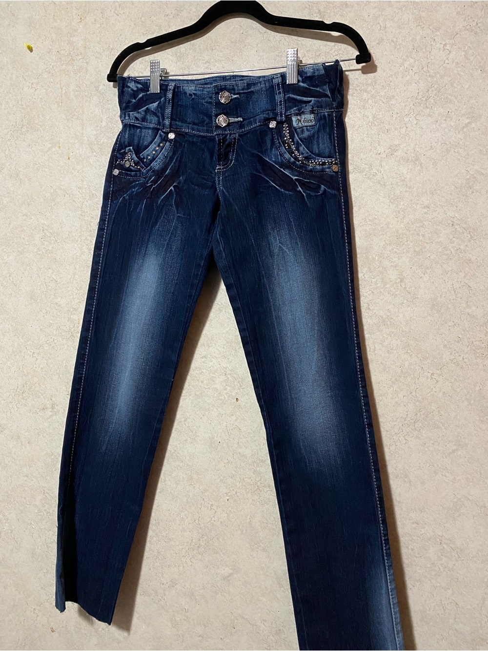 Dark Wash Women's Jeans with Embellished Pockets